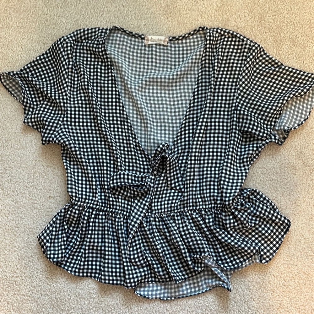 Altar’d State Gingham tie-front crop top